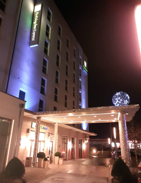 Außenansicht Holiday Inn Express Nürnberg - Schwabach