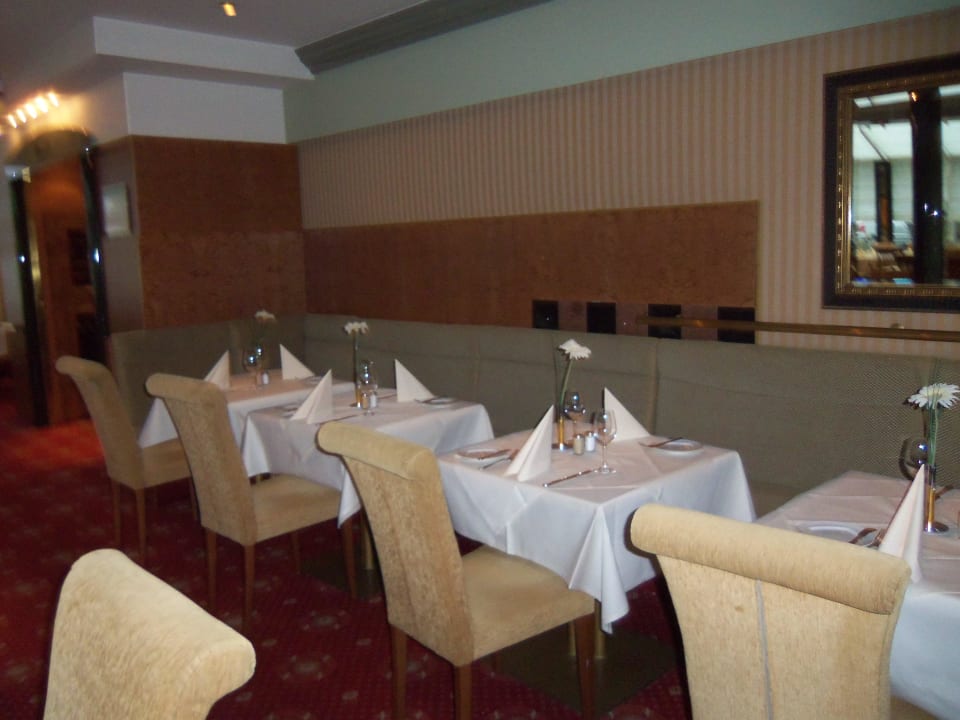 Eingedeckt für Goldene Hochzeit Leonardo Hotel Köln Bonn Airport