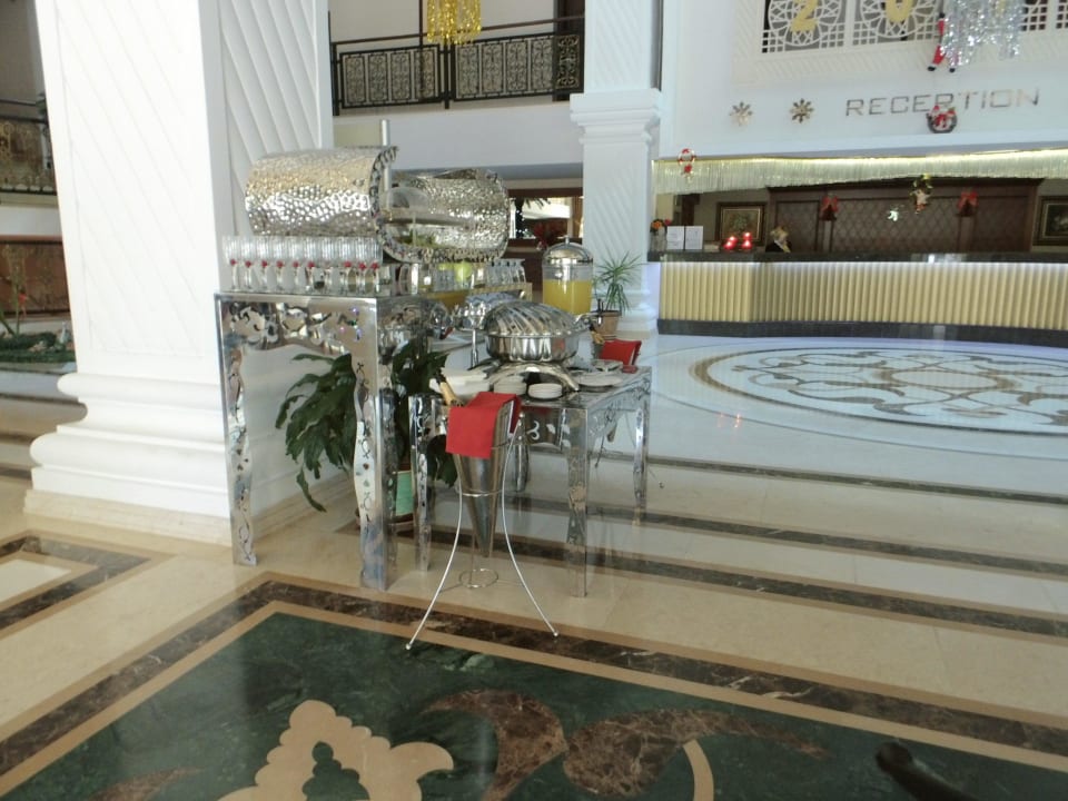 Rezeption und Anlage für den Begrüßungscocktail Aydinbey Kings Palace & Spa