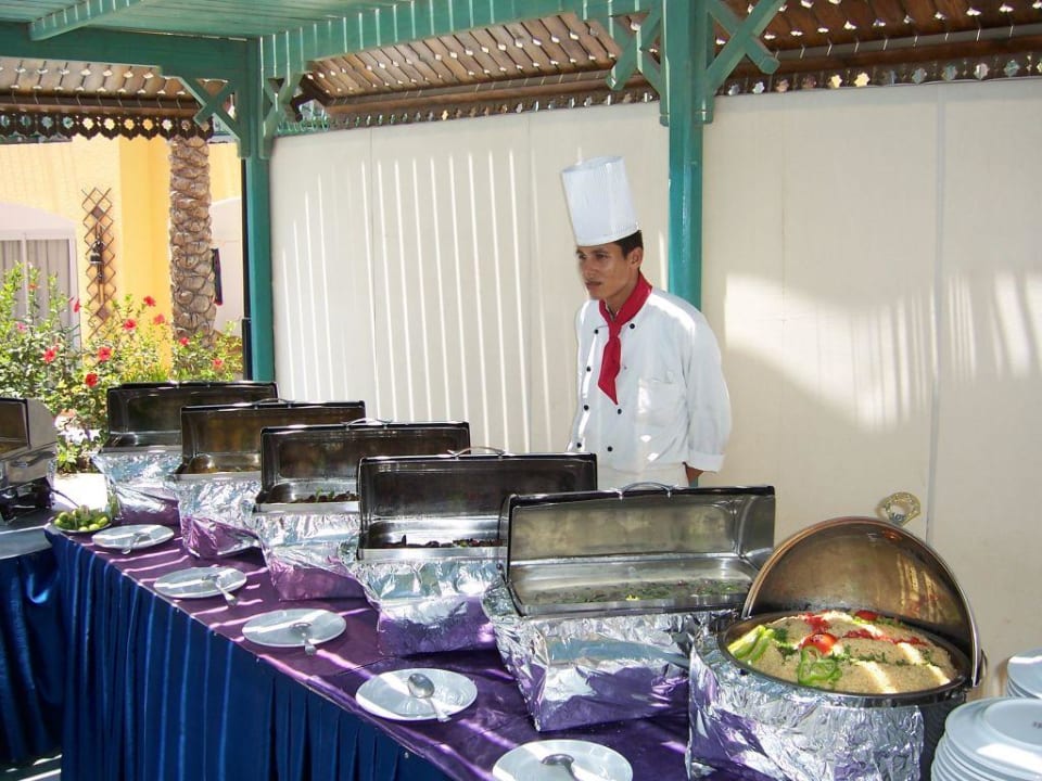 Mittagessen am Pool Bel Air Azur Resort - Adults only