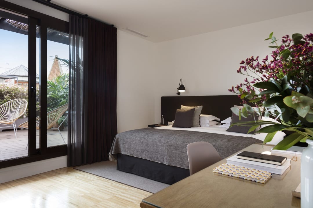 Zimmer Alexandra Barcelona Hotel, Curio Collection by Hilton