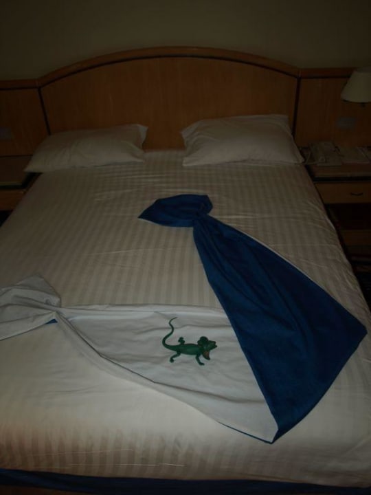 Różne kompozycje z prześcieradła Sultan Gardens Resort