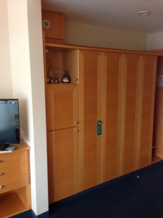 Schrank Hotel Schwarzwald Panorama