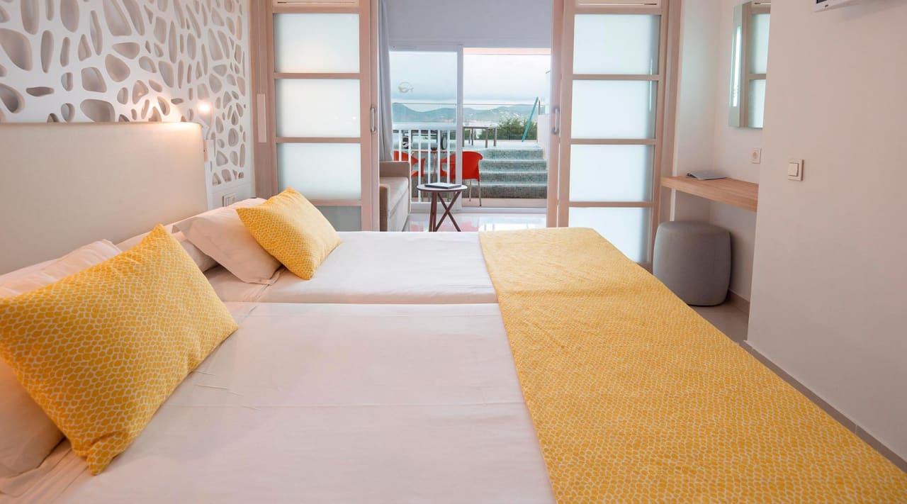 Zimmer Sirenis Seaview Country Club