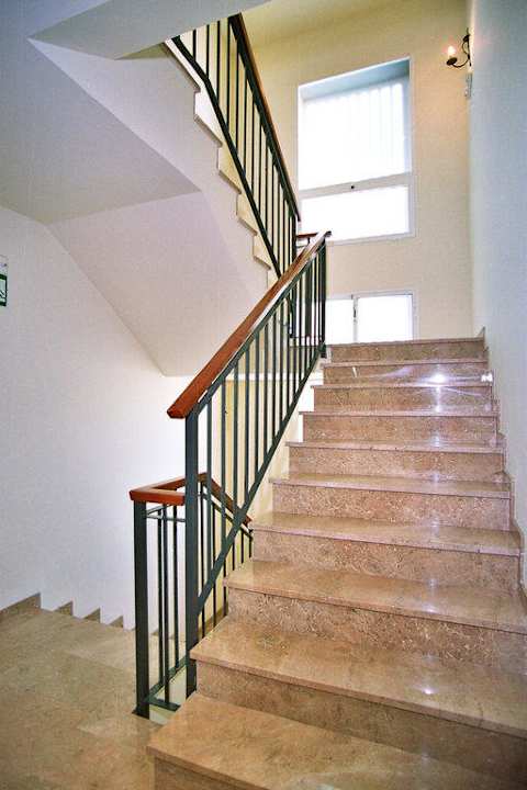 Escaleras hostal Hostel Hnos Zamora