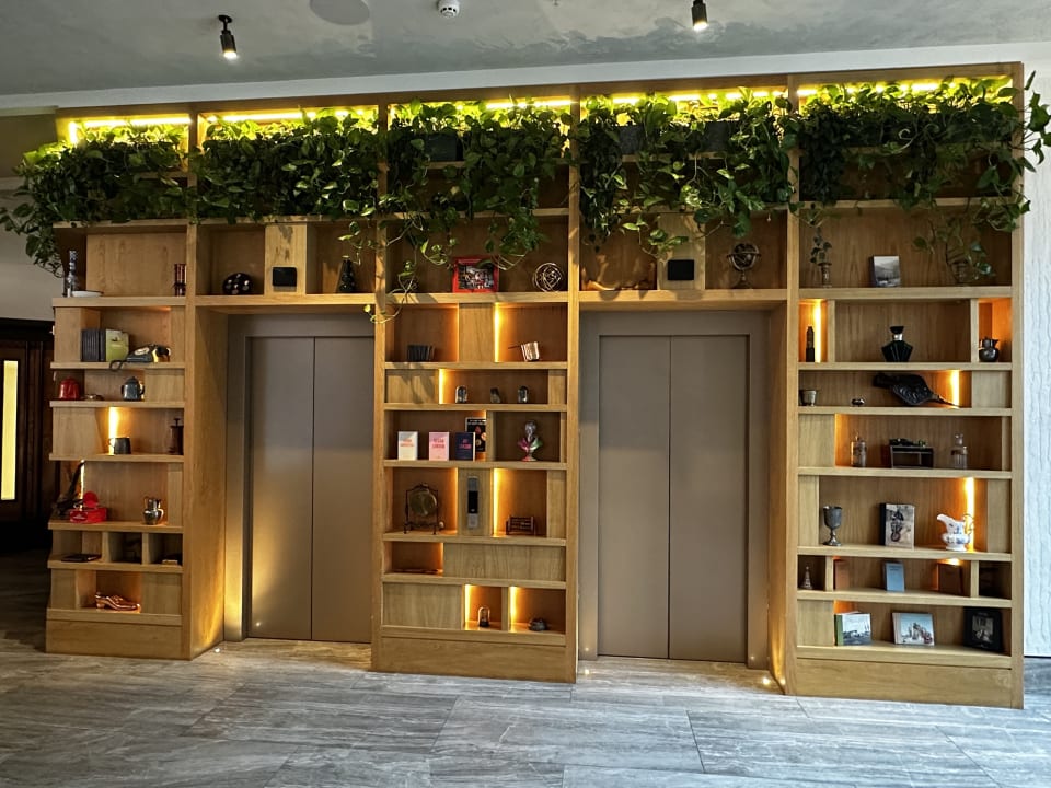 Lobby Hart Shoreditch Hotel London, Curio Collection by Hilton