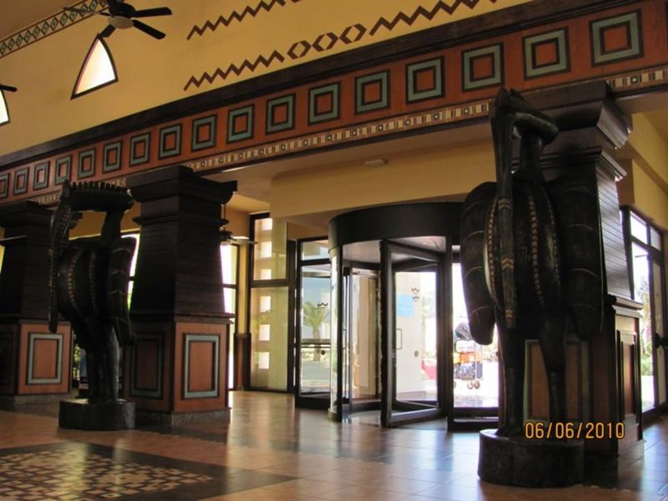 Eingang Hotel Riu Karamboa