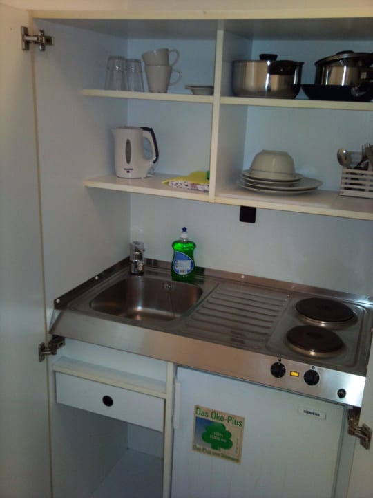 Kochnische im Zimmer 302 Bold Hotel Frankfurt Messe