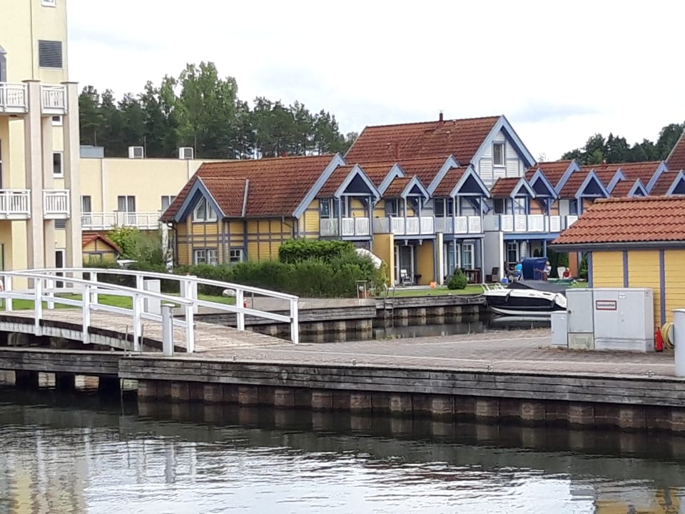 Außenansicht Marinaresort Ferienhäuser Hafendorf Rheinsberg