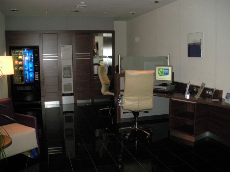 Internetecke Premier Inn Stuttgart Airport