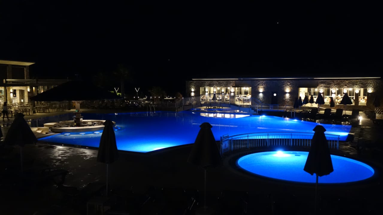 Pool Nana Golden Beach