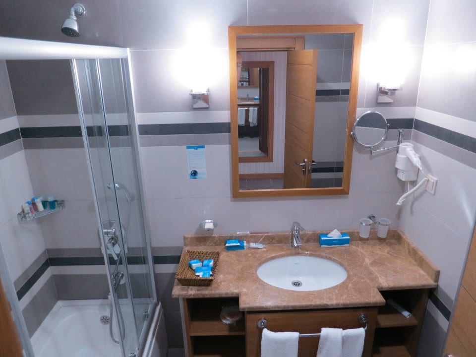 Sogar mit Badewanne Adalya Ocean Deluxe