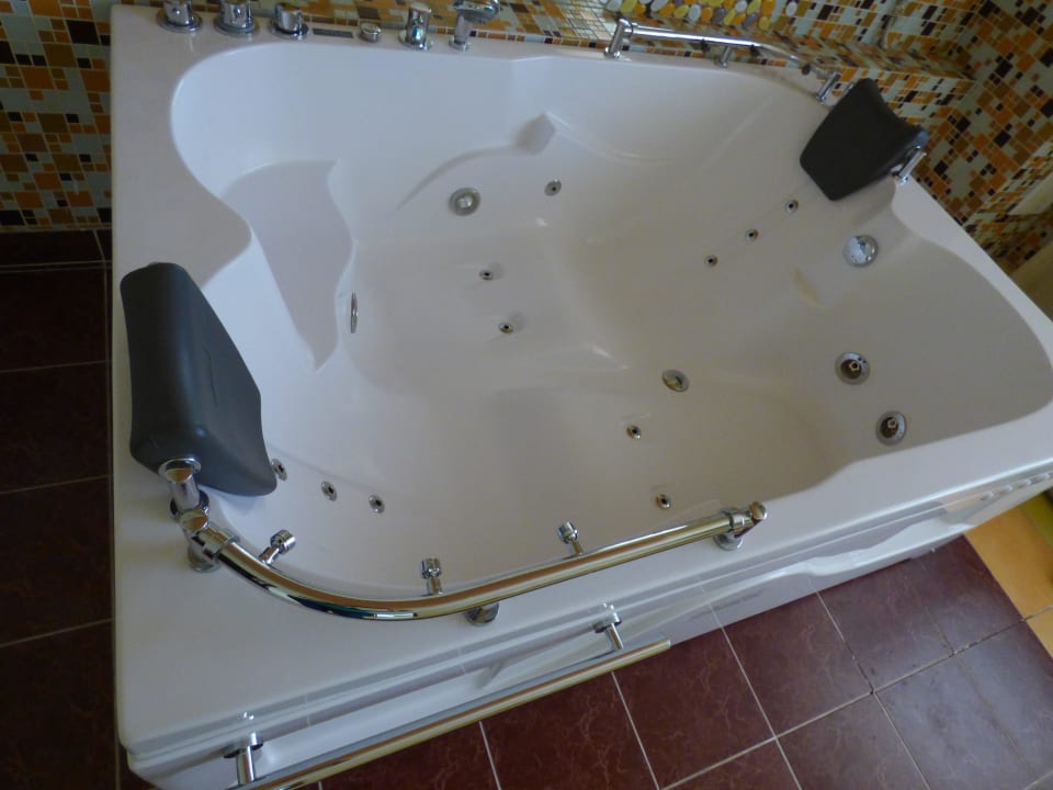 Whirlpool (Zimmer 2) Hotel Golden Dragon