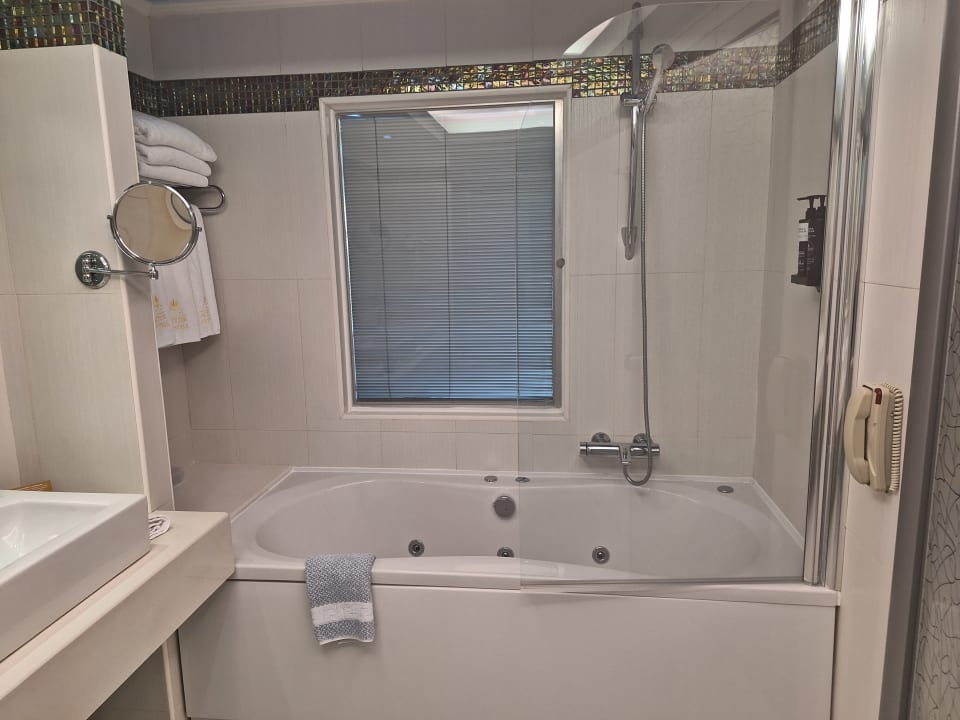 Zimmer Atrium Platinum Luxury Resort Hotel & Spa