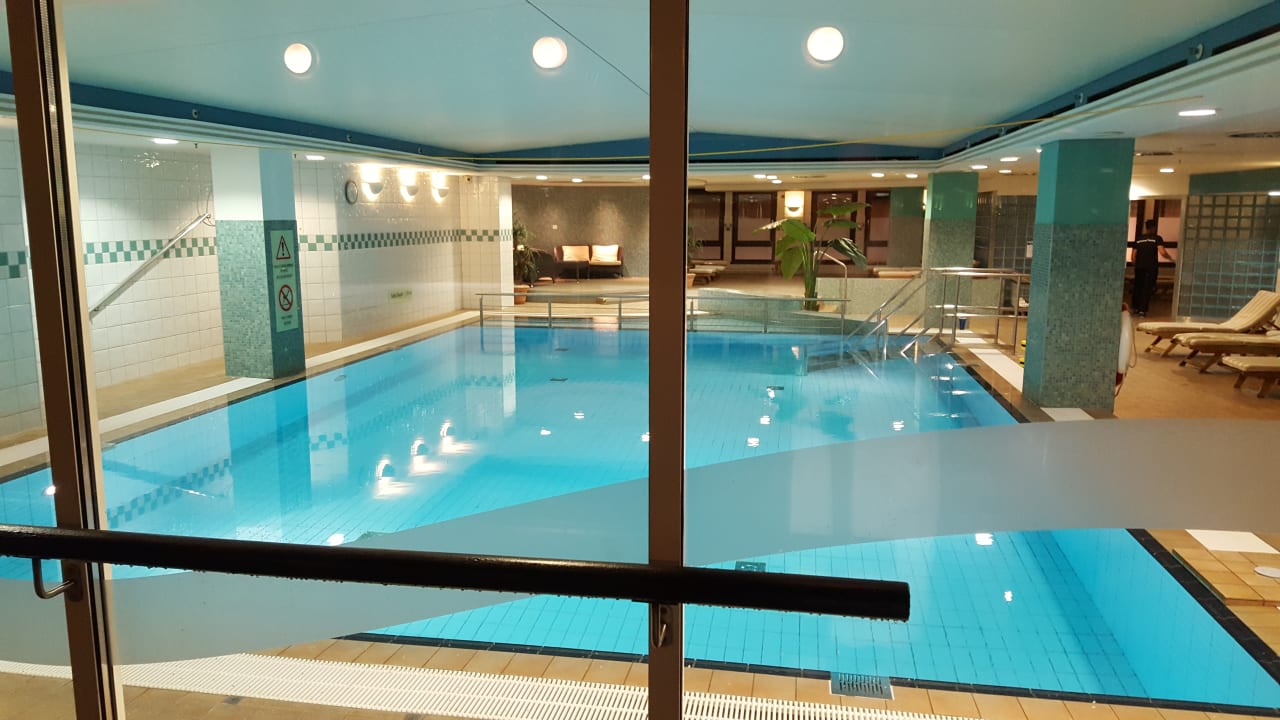Pool Hilton Dresden
