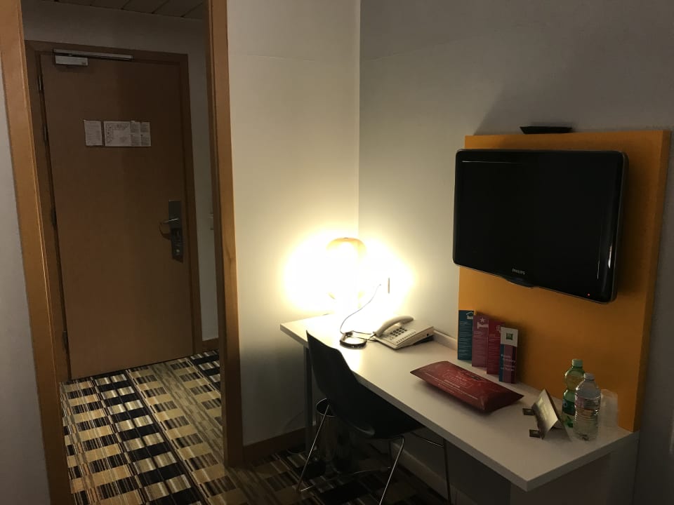 Zimmer Ibis Styles Napoli Garibaldi