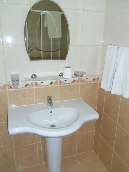 Fast neu Hotel Helios