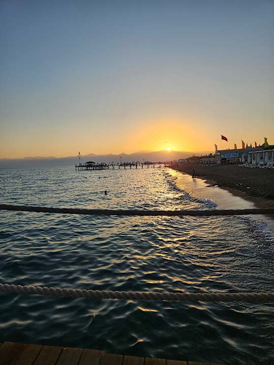 Strand Royal Wings Hotel