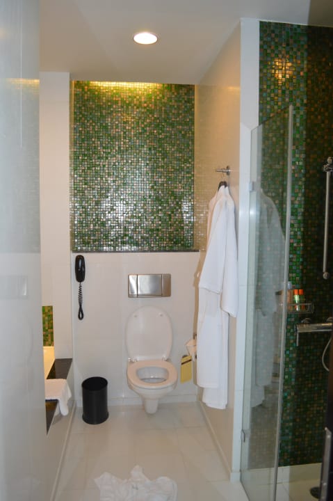 Bathroom Chatrium Hotel Riverside Bangkok