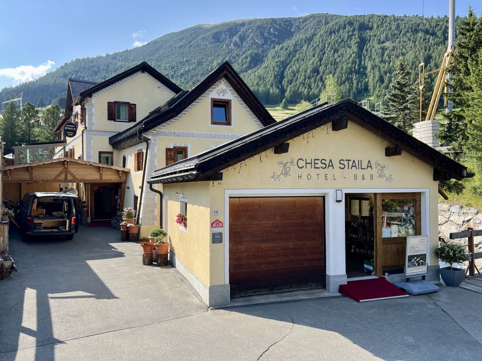 Außenansicht Chesa Staila Hotel - B&B