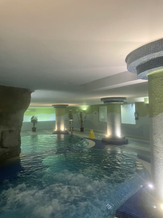 Pool Bull Escorial & Spa