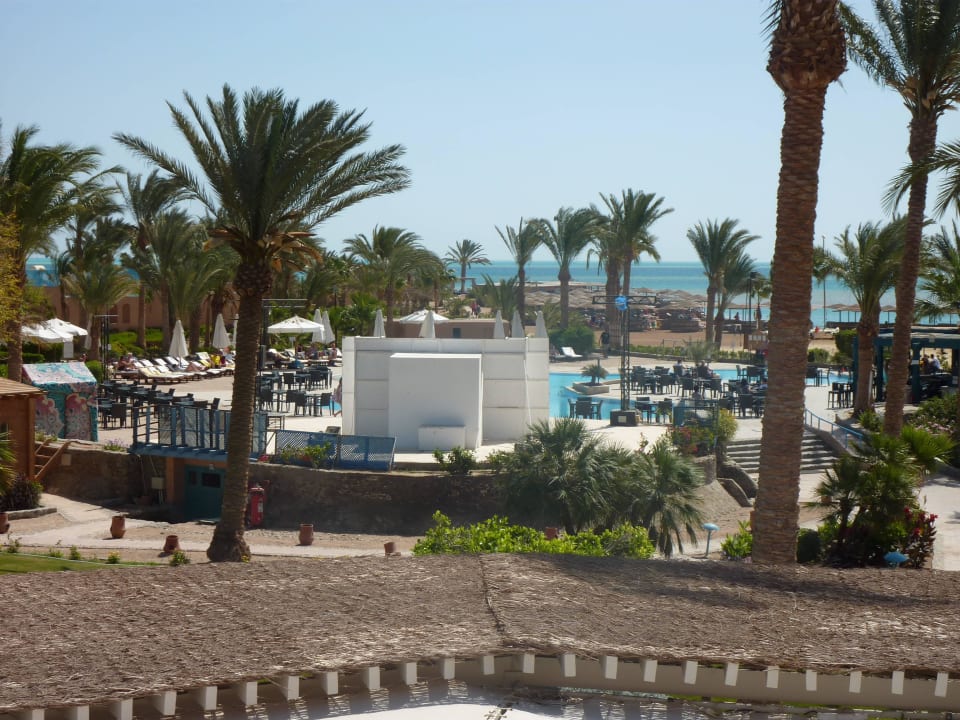 Blick auf den Hauptpool und Strand Club Paradisio El Gouna, Red Sea