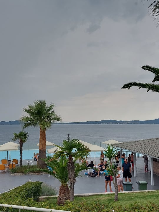 Außenansicht Akrathos Beach Hotel