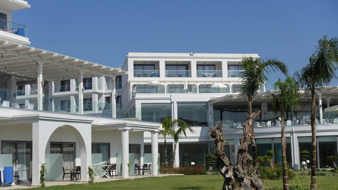 Aussenanlage Asterias Beach Resort