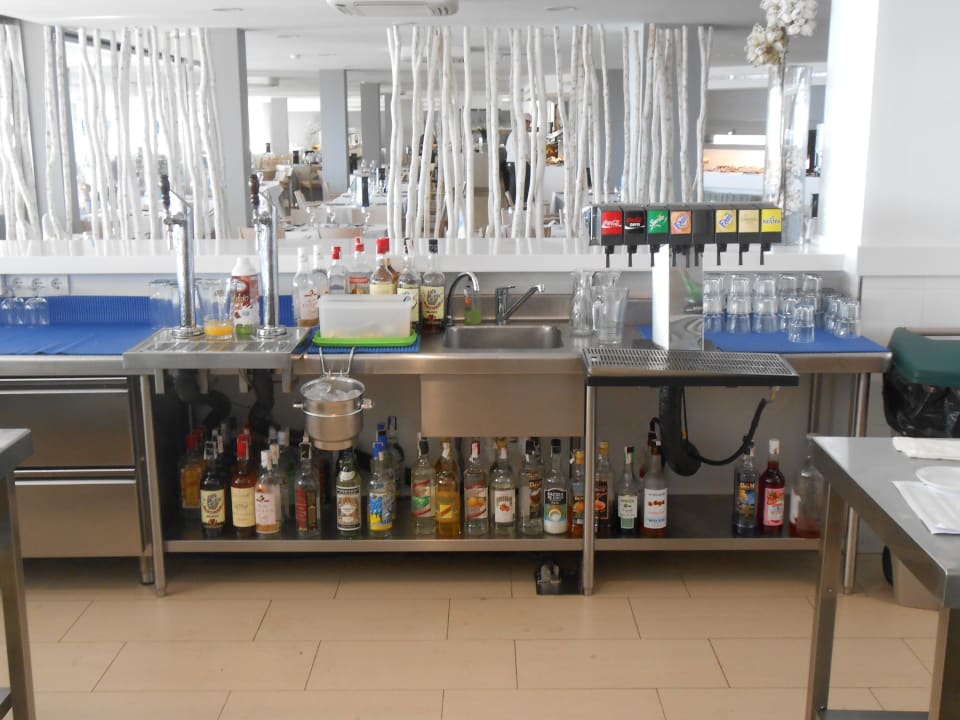 Bar mit Alkohlauswahl allsun Hotel Pil-lari Playa