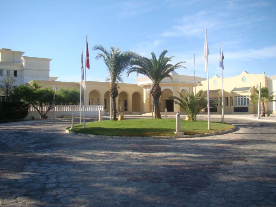 Внешний вид отеля Hotel Medina Belisaire & Thalasso