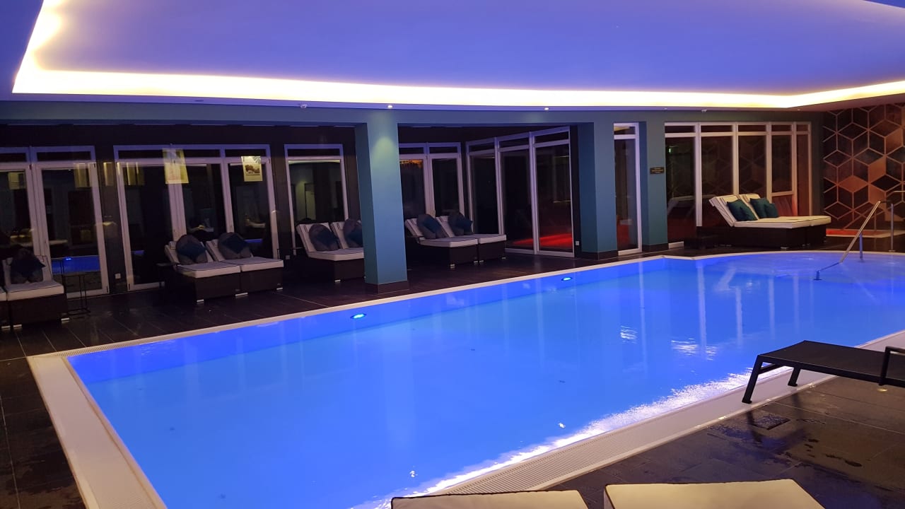 Pool Hotel Holzapfel