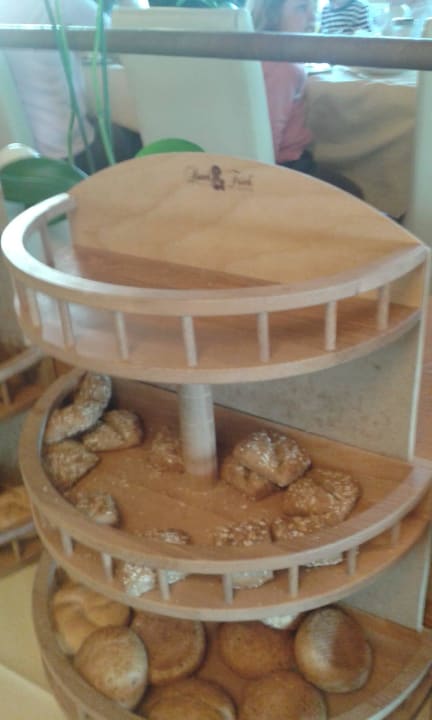 Lerre Brötchenkörbe die nicht nachgefüllt werden Hotel Höri am Bodensee