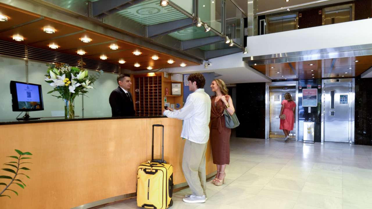 Lobby Poseidon Athens Hotel