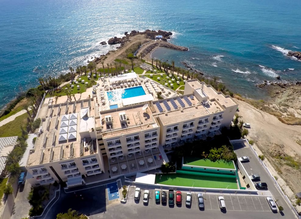 Außenansicht Queen's Bay Hotel