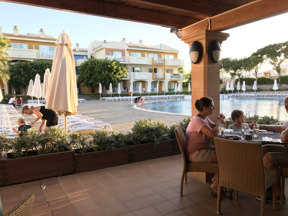 Pool blau punta reina