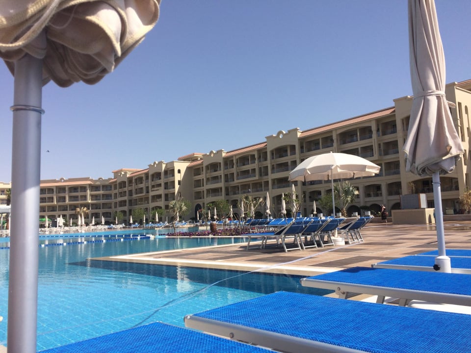 Einer der 6 Pools Pickalbatros White Beach Resort - Hurghada