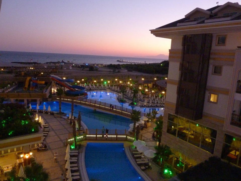 Blick zum Pool / Meer von Zimmer 4401 Diamond Excellence Resort & Spa