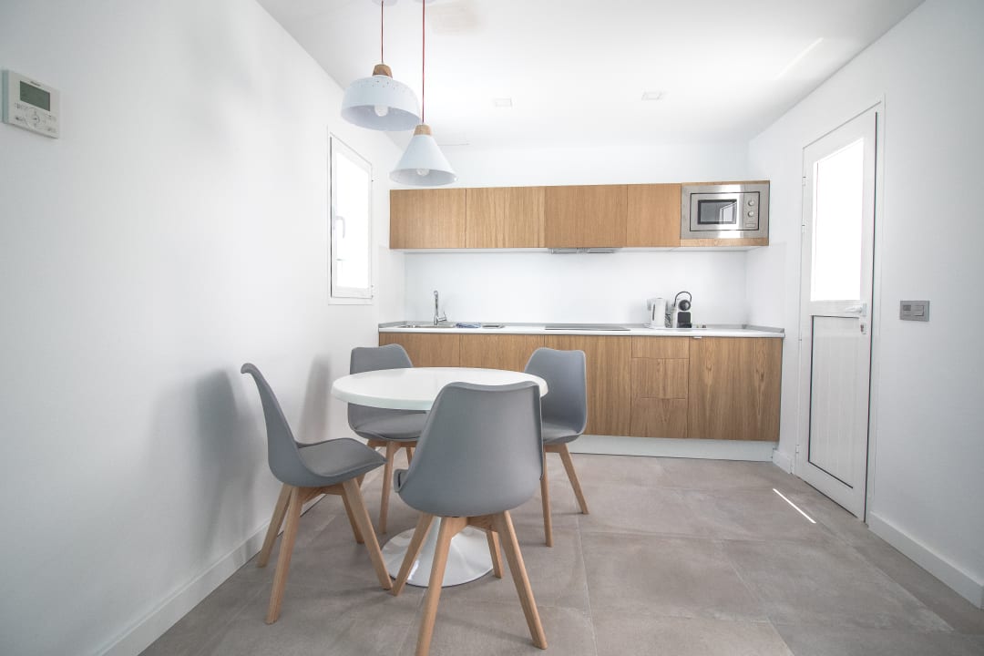 Zimmer Apartments Guinate Club