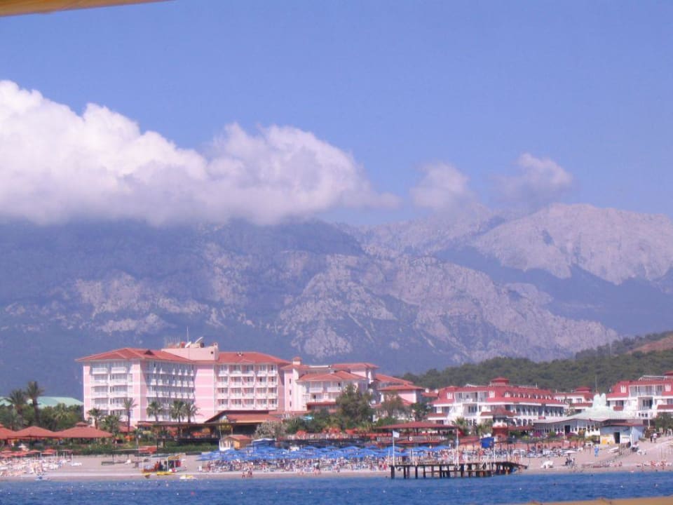 Hotel vom Wasser aus Akka Alinda Hotel