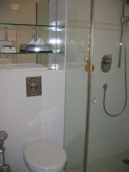 Badezimmer Victor's Residenz Hotel Leipzig