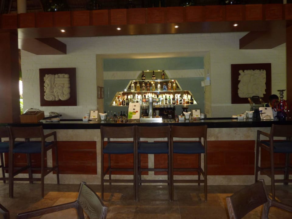 Lobbybar Iberostar Waves Tucan