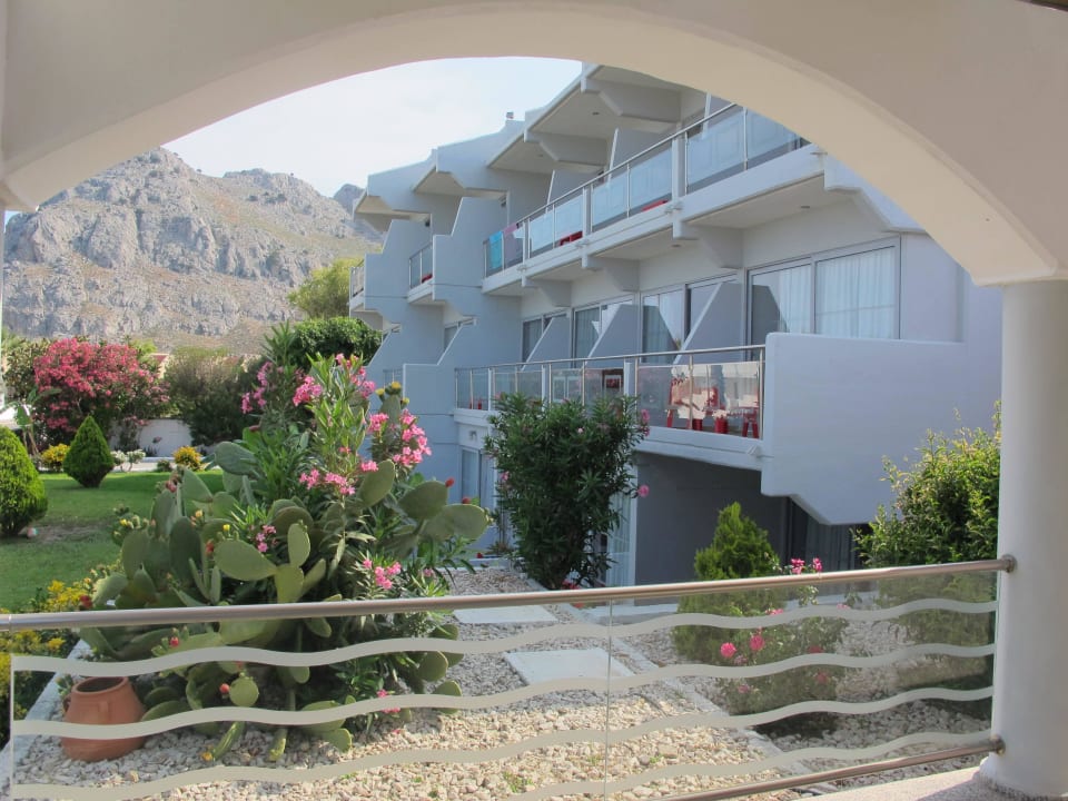 Blick Restaurant-Terrasse auf Zi. linker Flügel Kolymbia Bay Art Adults-only Hotel