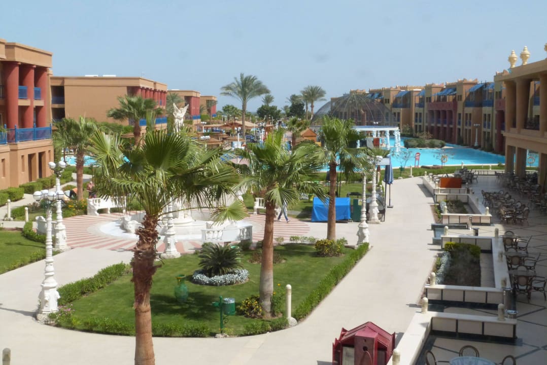 Richtung Pool Hotel Titanic Palace