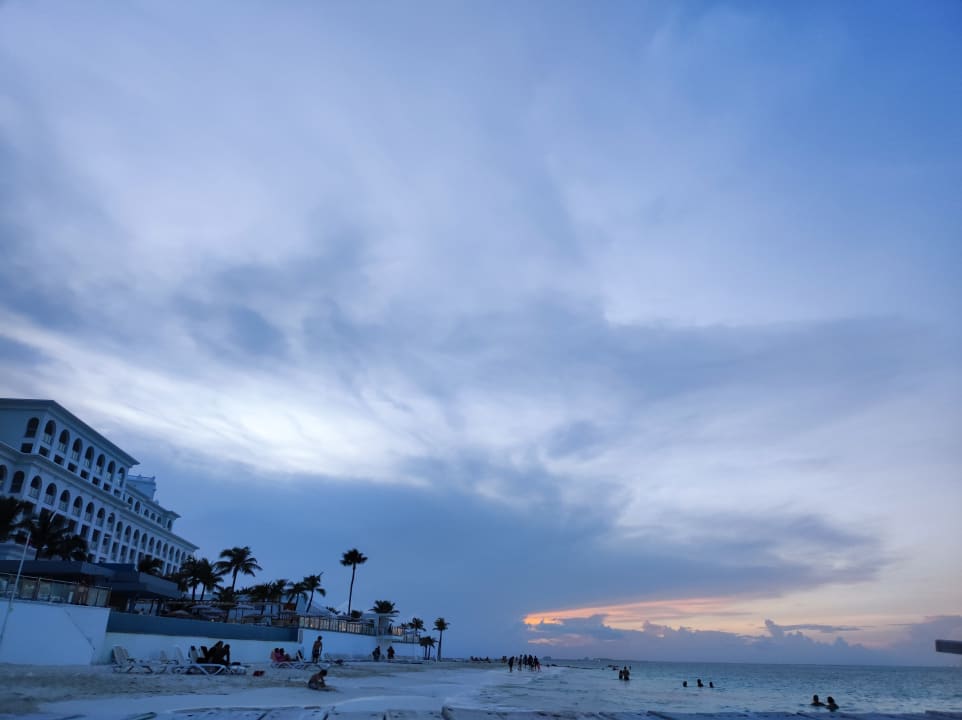 Außenansicht Hotel Riu Cancun