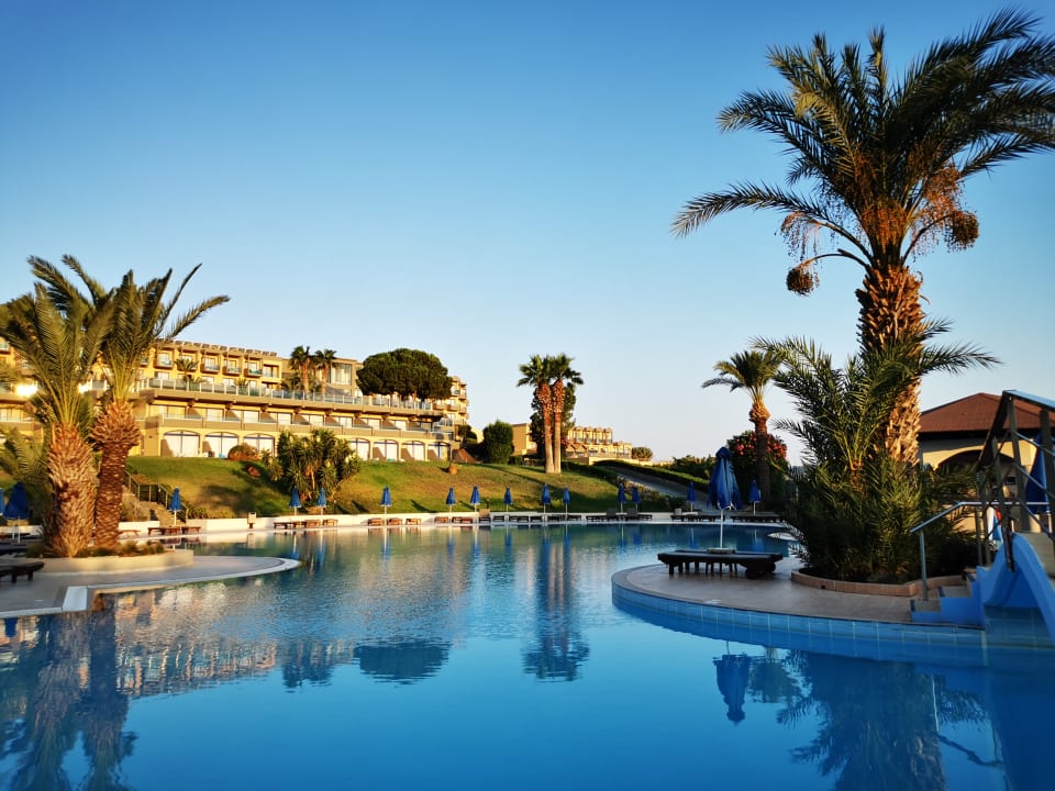 Pool Kresten Palace Hotel