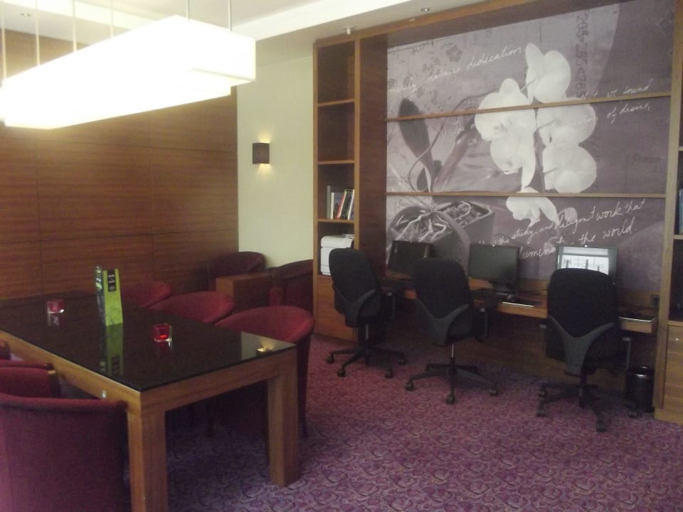 Internetpräzenz und Besprechungsraum Hampton by Hilton Berlin City West