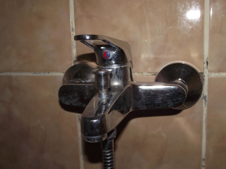 Die Armaturen der Dusche Kleopatra Balik