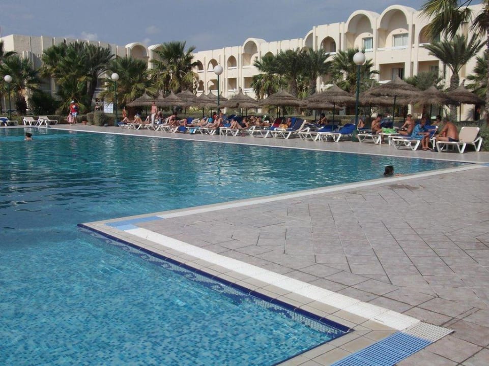 Einstieg in den Pool Iberostar Waves Mehari Djerba