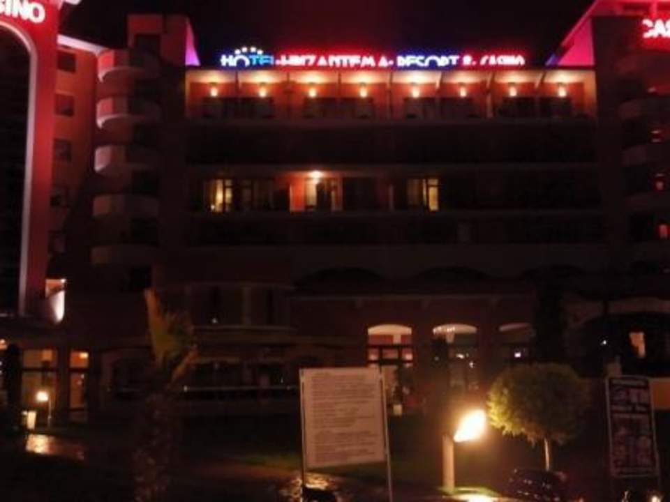 Hotel von der Pool Bar fotografiert Hotel Hrizantema