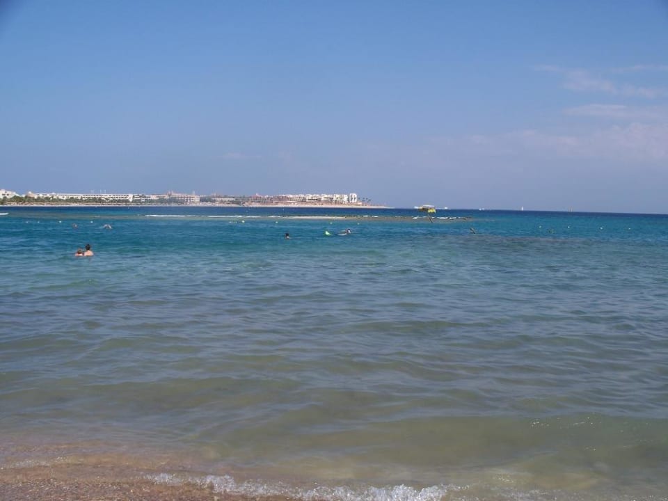 Sicht vom Strand Jaz Makadi Oasis Resort